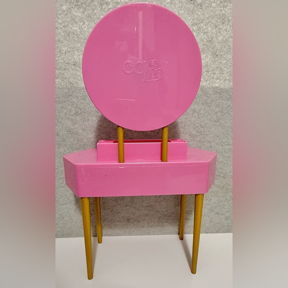 18โ OG Vanity Set Pink/Gold Table and Chair set (no accessories included) - Picture 10 of 14